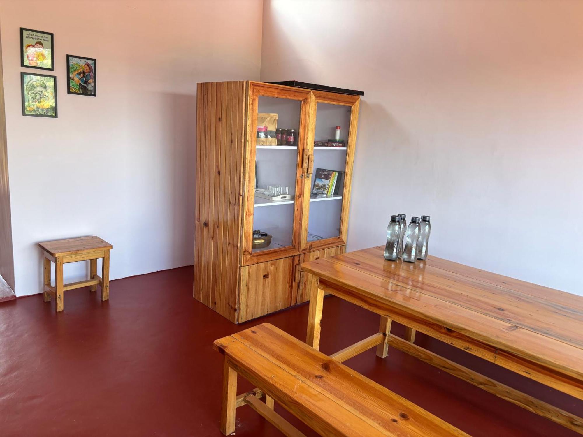 Brook Cottage Champawat Eksteriør billede