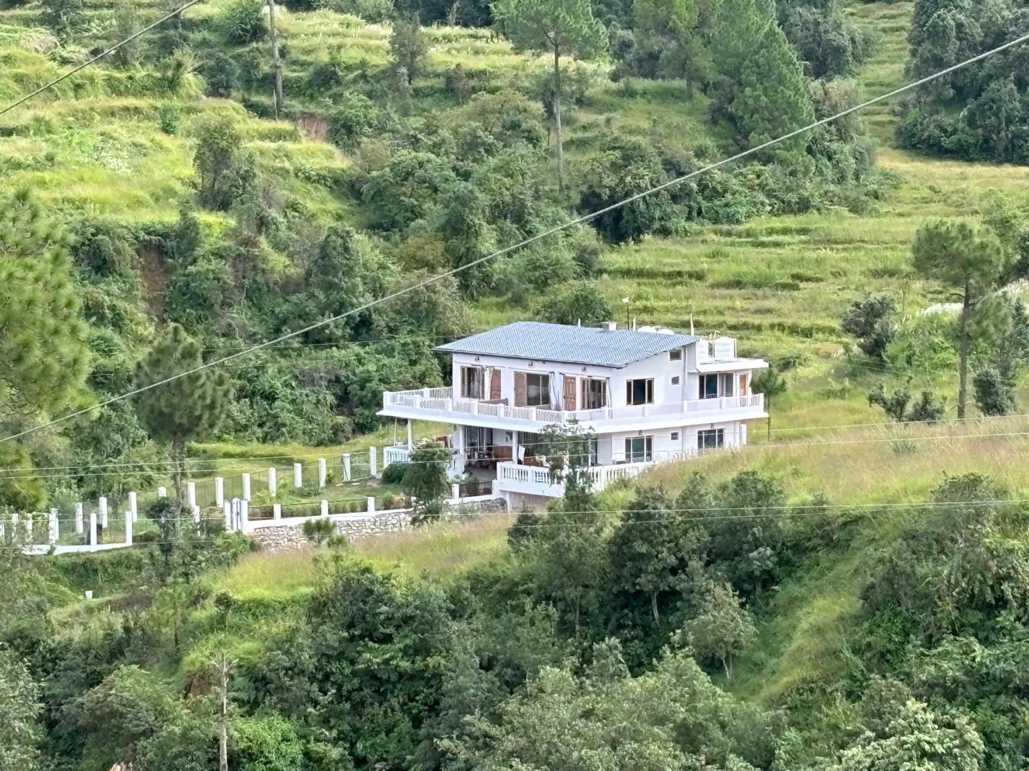 Brook Cottage Champawat Eksteriør billede